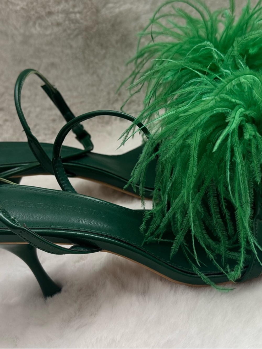 BOTTEGA VENETA Dot feather-trimmed leather sandals - Picture 4 of 7